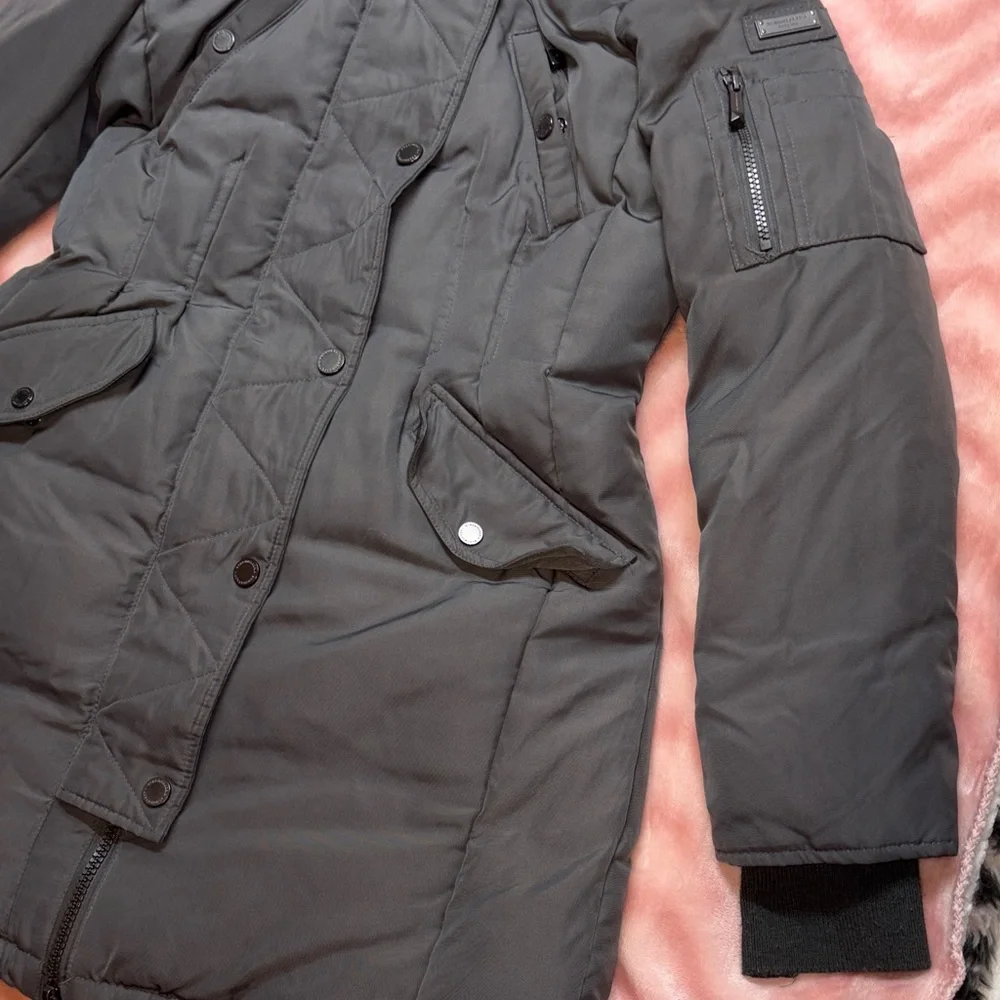 BCBGMaxAzria Heavy Charcoal Parka Puffer Coat w/ Mauve Faux Fur Hood - Picture 7 of 13